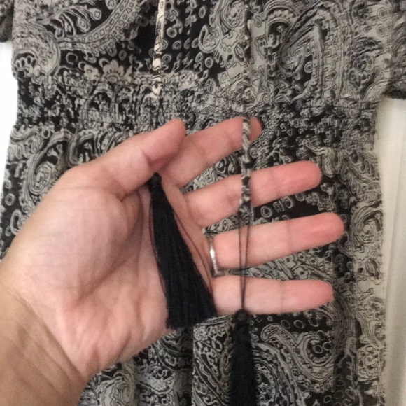 Guess - Picture 2 of 8